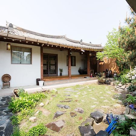 Sosohan Hanok Hotel Jeonju Exterior photo